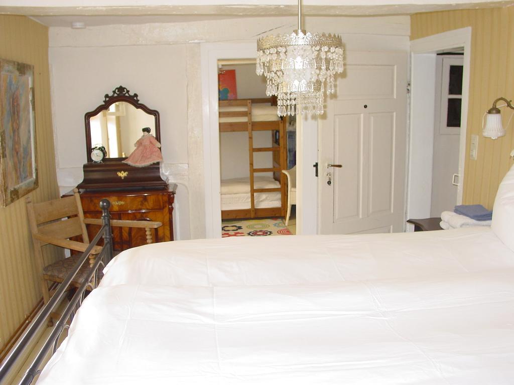 Robert'S Bed & Breakfast Helmarshausen Exterior foto