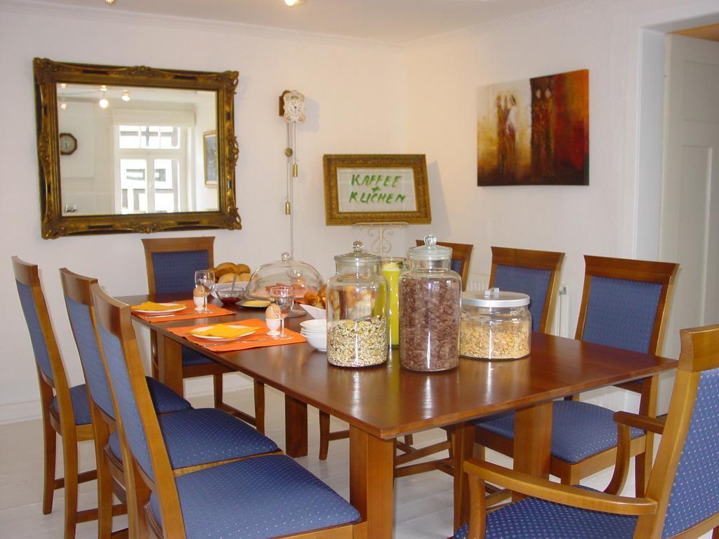 Robert'S Bed & Breakfast Helmarshausen Exterior foto