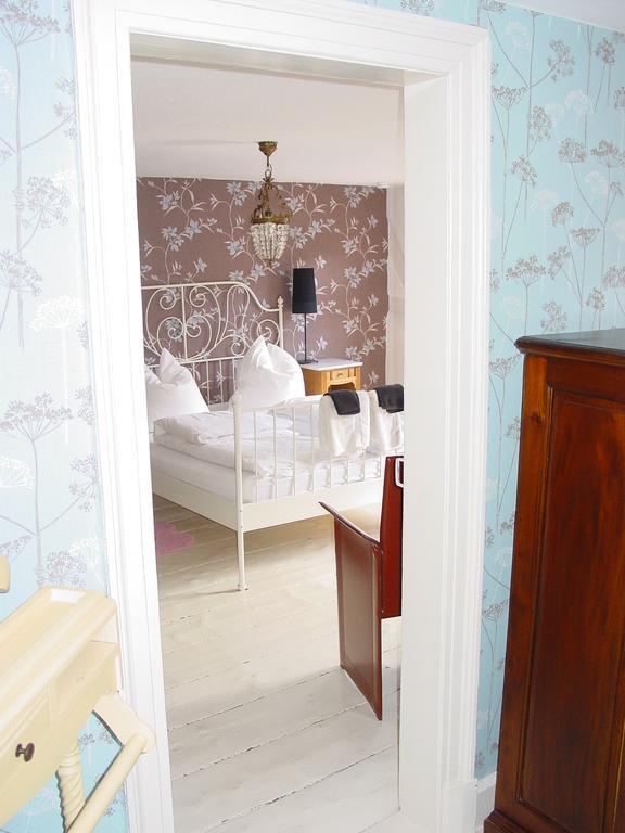 Robert'S Bed & Breakfast Helmarshausen Exterior foto
