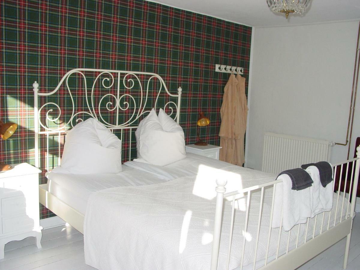 Robert'S Bed & Breakfast Helmarshausen Exterior foto